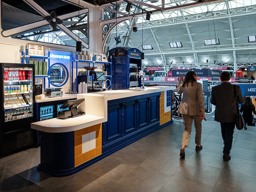 Mezzanine bar fit-out